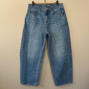 Old Navy High Rise Barrel Leg Jeans Size 6 Medium Blue Wash